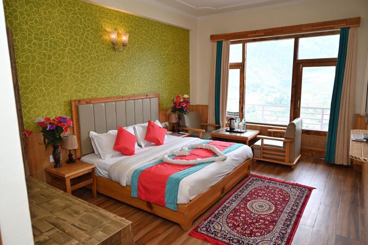 Hotel Seven Hills Manali Exteriör bild
