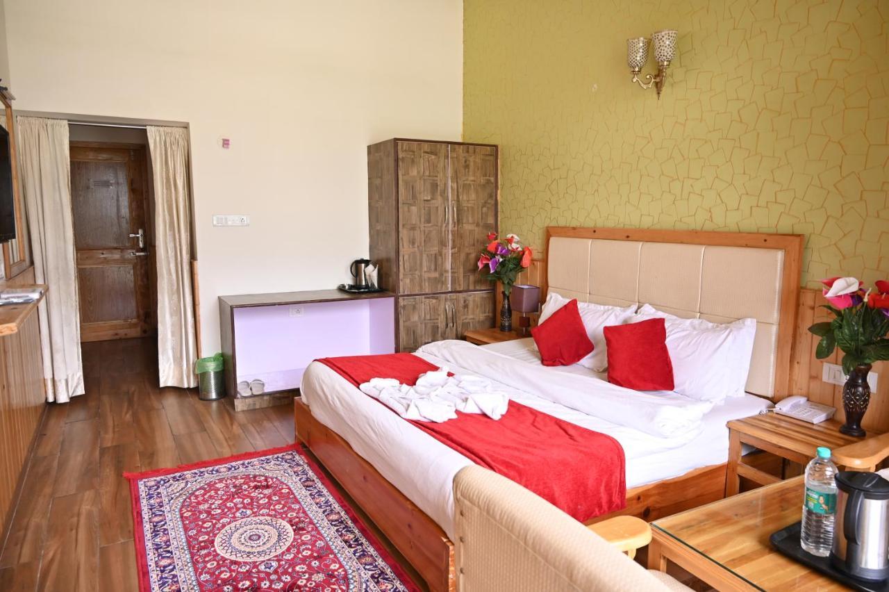 Hotel Seven Hills Manali Exteriör bild
