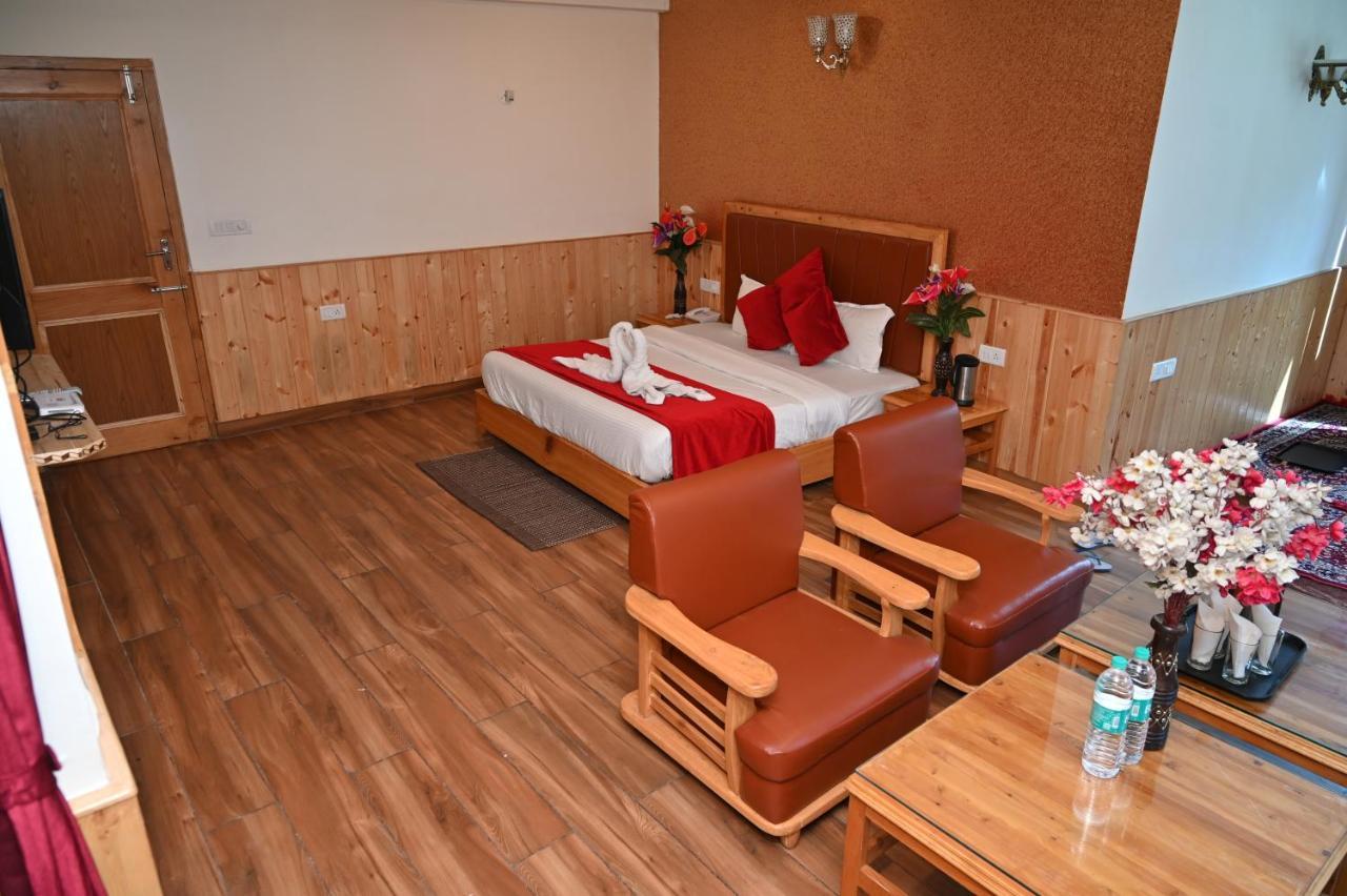 Hotel Seven Hills Manali Exteriör bild