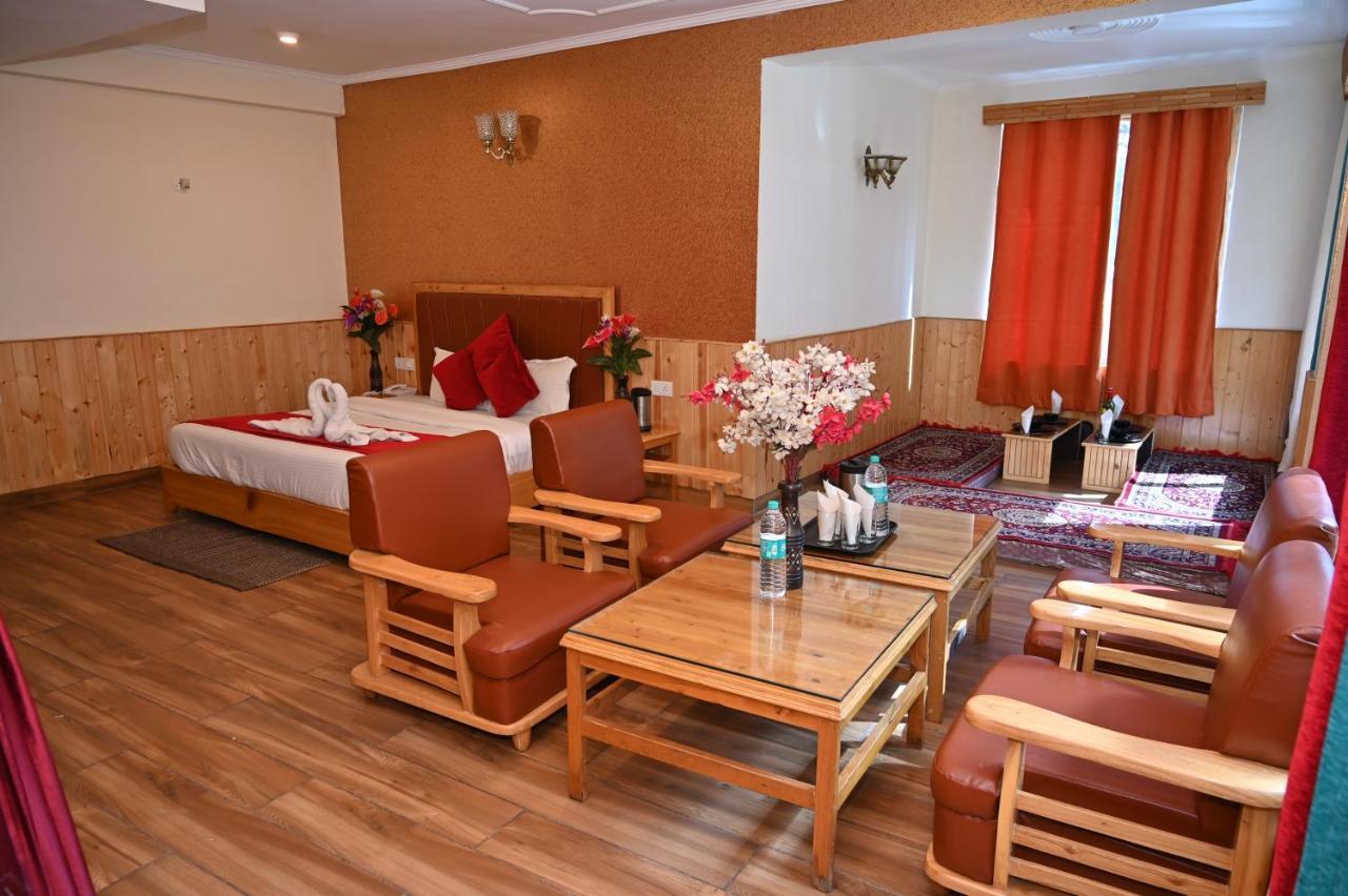 Hotel Seven Hills Manali Exteriör bild
