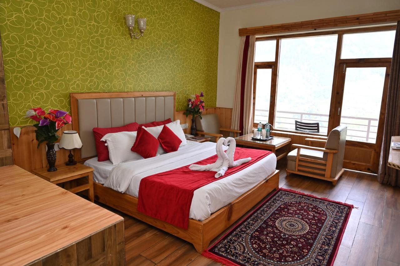 Hotel Seven Hills Manali Exteriör bild