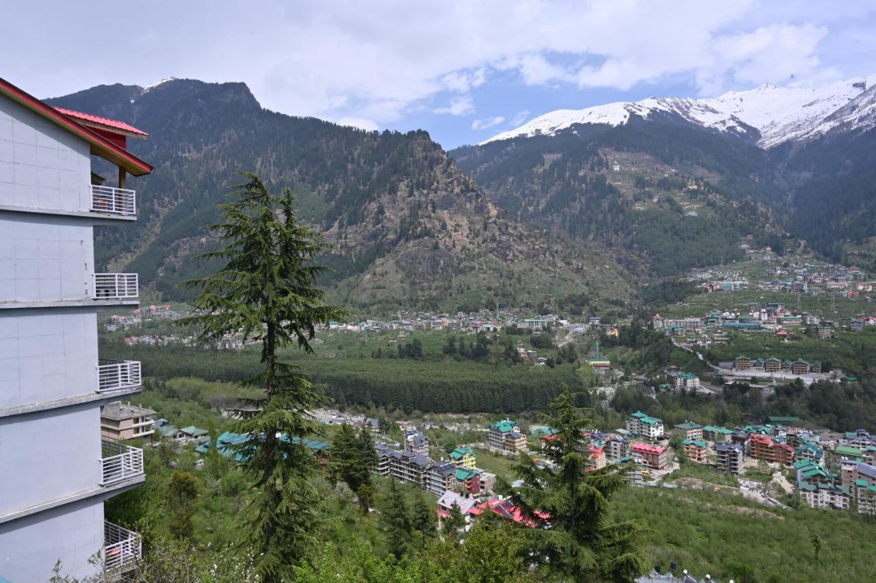 Hotel Seven Hills Manali Exteriör bild