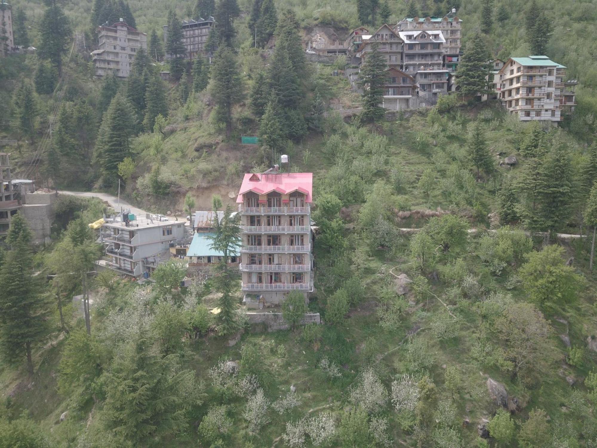 Hotel Seven Hills Manali Exteriör bild