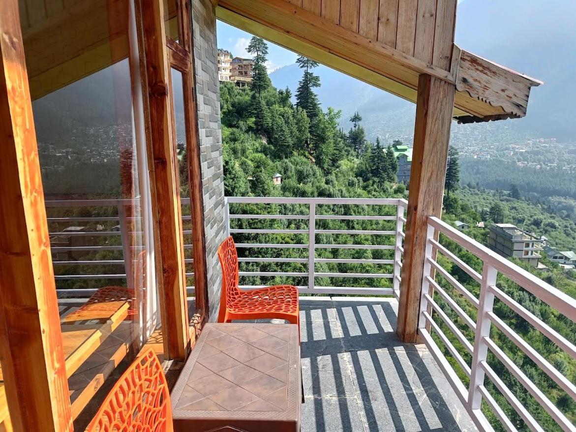 Hotel Seven Hills Manali Exteriör bild