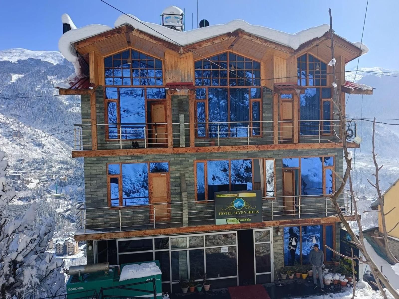 Hotel Seven Hills Manali Exteriör bild