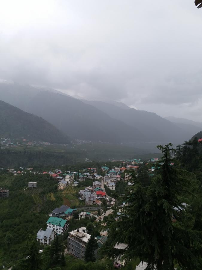 Hotel Seven Hills Manali Exteriör bild