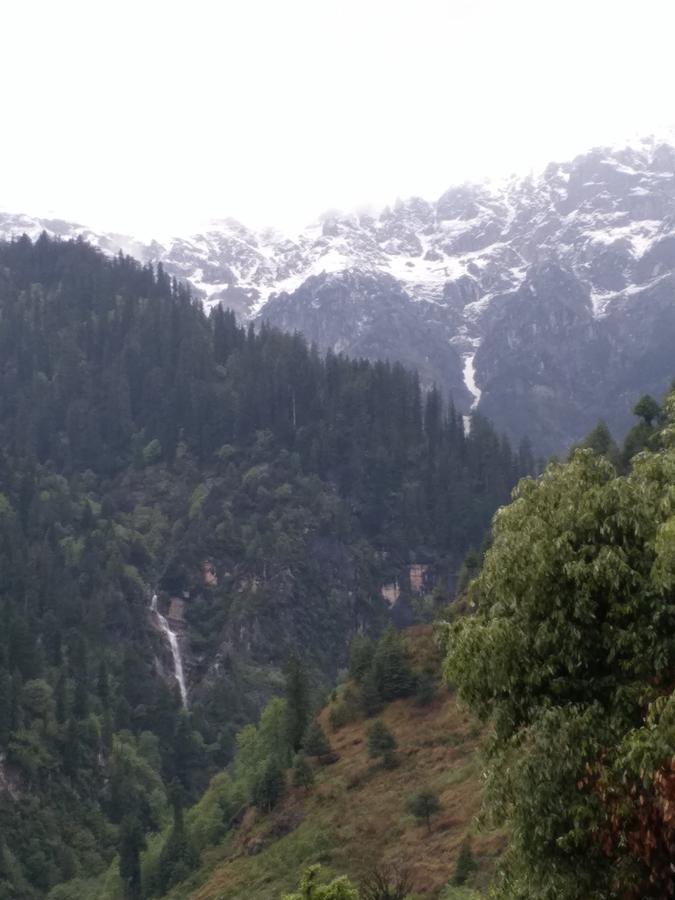 Hotel Seven Hills Manali Exteriör bild
