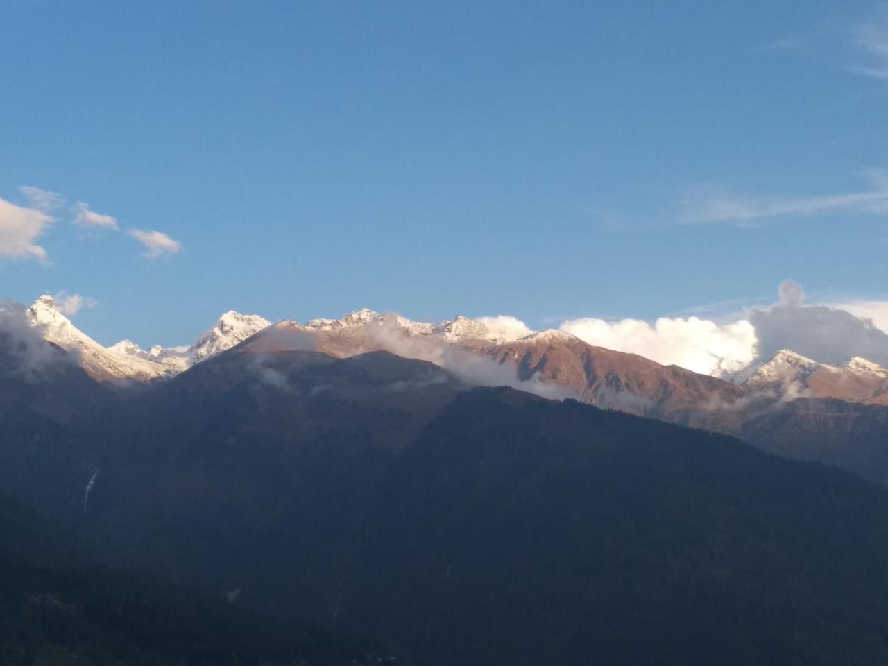 Hotel Seven Hills Manali Exteriör bild